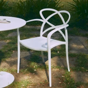 Silla de Polipropileno con Reposabrazos Maestro Arms