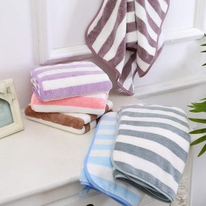 SET DE 2 TOALLAS DE MICROFRIBRA RAYADAS 140 CM
